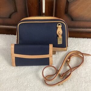 Dooney & Bourke Vtg. Cabriolet Crossbody plus Wallet.  MADE IS USA